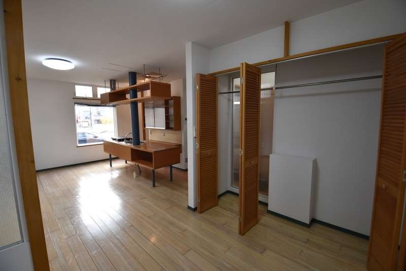 収益　花々館 内観