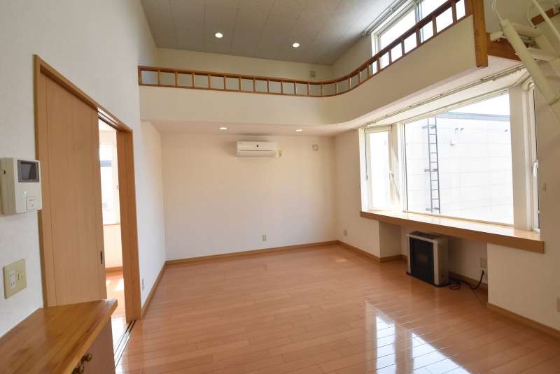 収益　ブルーソール 内観