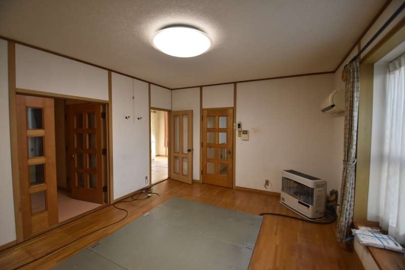 戸建　東8条1丁目 内観